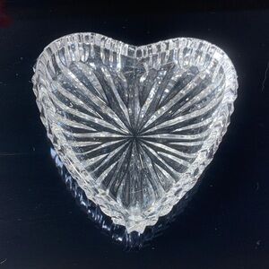 Elegant Crystal Heart-Shaped Bowl